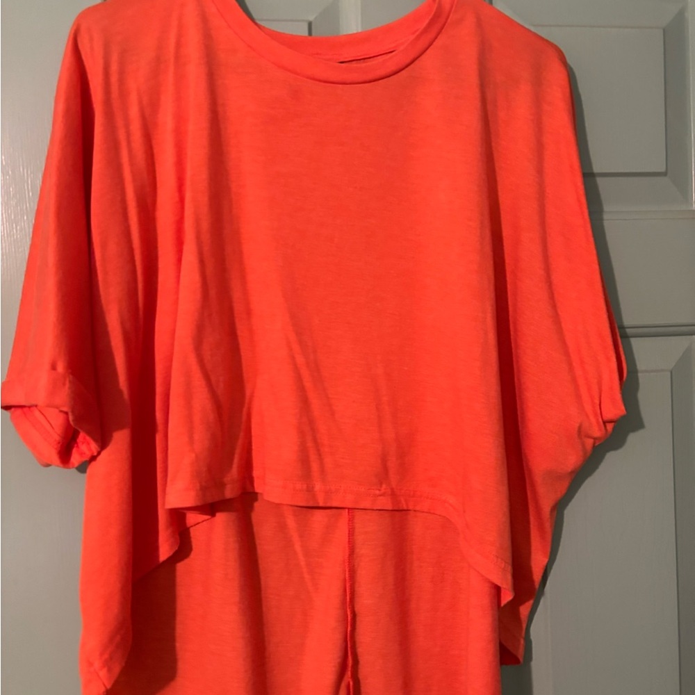 SHEIN Orange Short Sleeve Tee